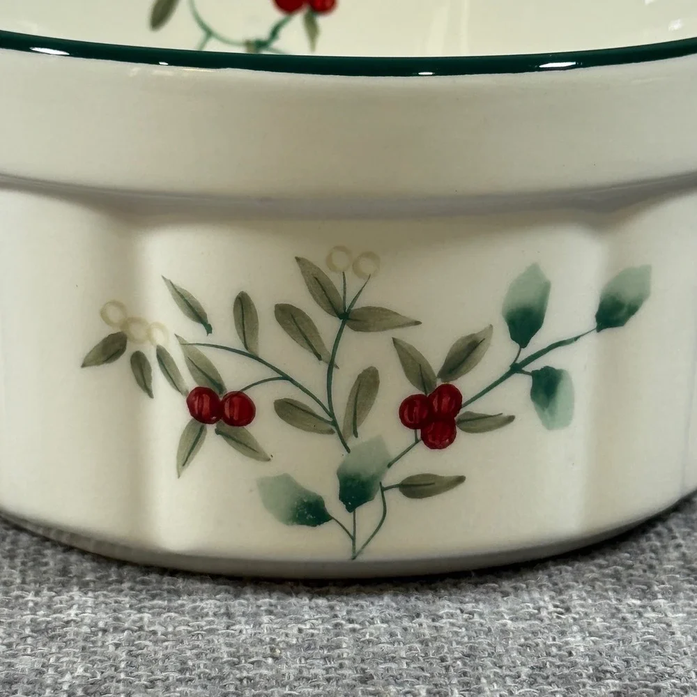 VTG Pfaltzgraff Winterberry Ramekin Dish 4.5